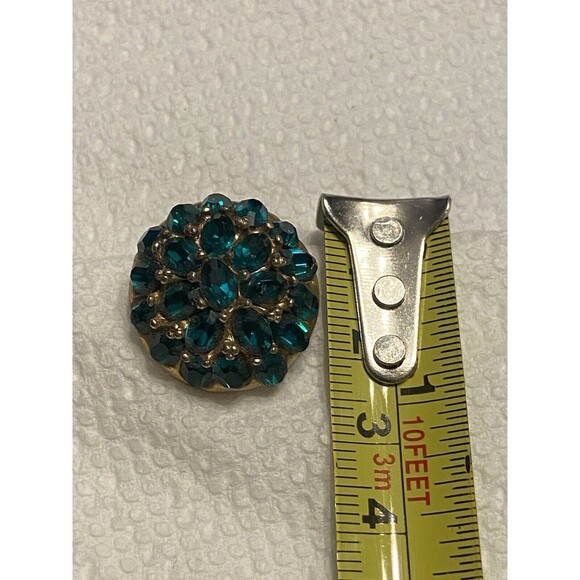 Vintage Emerald Green Sparkling Clip-on Earrings Rhinestones Gold-tone Clusters - Picture 8 of 12